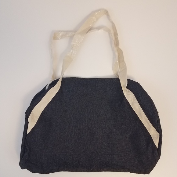 Small gym duffle navy blue lightly used - Picture 2 of 4